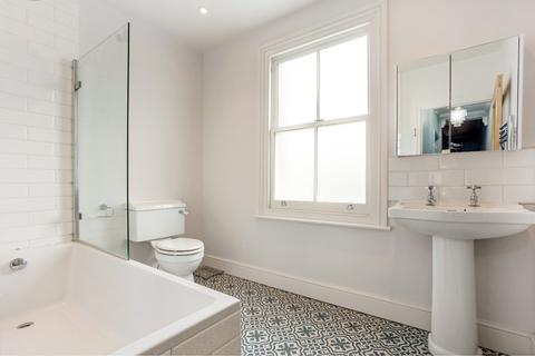 75 Victor Road, Windsor, SL4 3JS