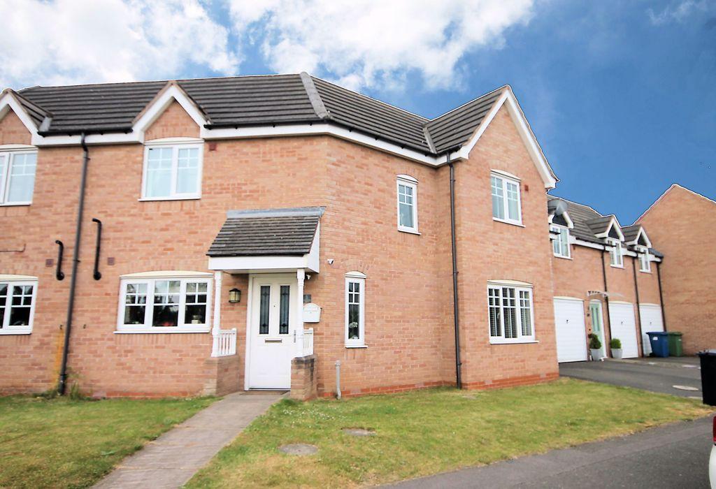 Southwick Drive, Tamworth, B77 2FP 3 bed semidetached house £230,000