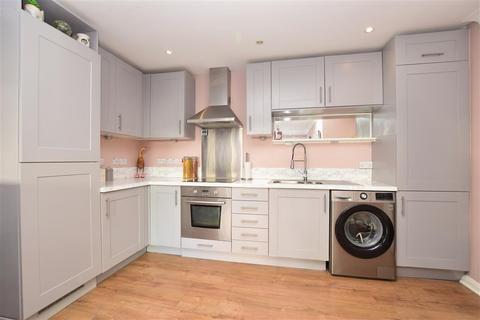 66 Canalside, Redhill, RH1 2NH