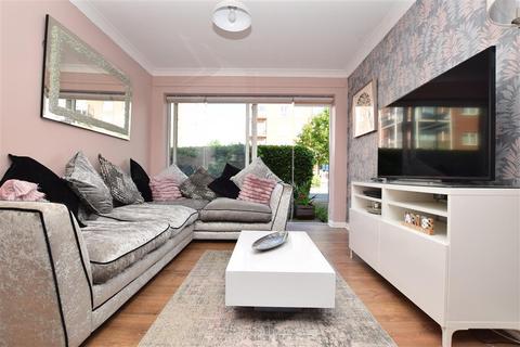 66 Canalside, Redhill, RH1 2NH