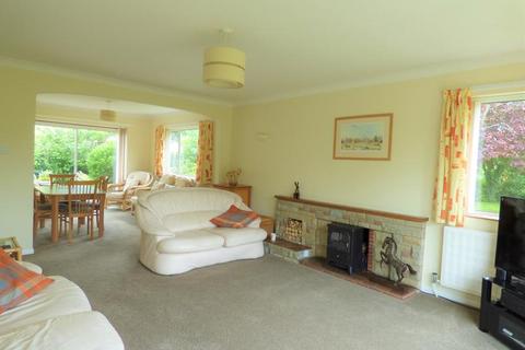 3 bedroom bungalow for sale - Stoke Gardens, Severn Stoke, Worcester, Worcestershire, WR8 9JW