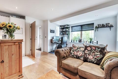 Flat 1a, 1 Abbey Road, London, SW19 2LZ