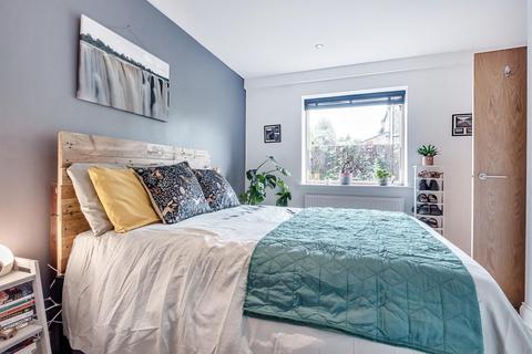 Flat 1a, 1 Abbey Road, London, SW19 2LZ