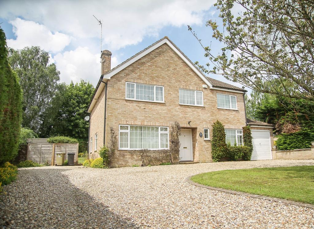 Essex Place, Lambourn, Hungerford RG17 4 bed detached house £695,000