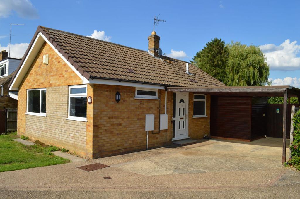 Victoria Road, Cogenhoe, Northampton... 2 bed detached bungalow £1,000 pcm (£231 pw)