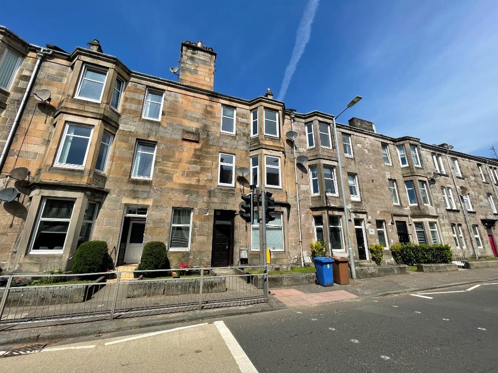 Bonhill Road, Dumbarton, West Dunbartonshire, G82 2 bed flat £600 pcm