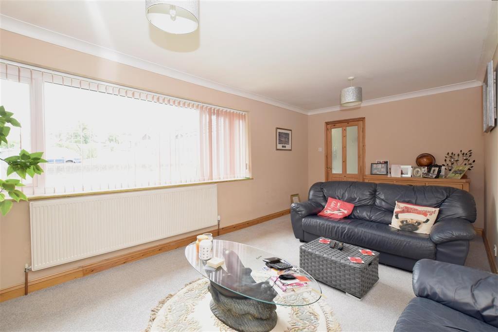 Greenfield Crescent, Cowplain, Waterlooville, Hampshire 3 bed detached