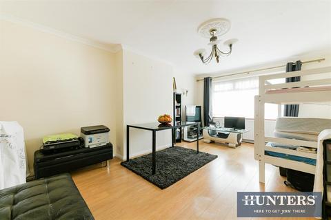 51 Boscombe Road, Worcester Park, KT4 8PJ