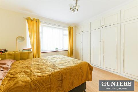 51 Boscombe Road, Worcester Park, KT4 8PJ