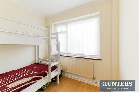51 Boscombe Road, Worcester Park, KT4 8PJ