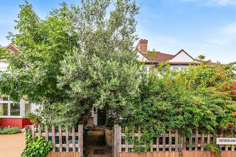 5 Sutherland Grove, Teddington, TW11 8RP