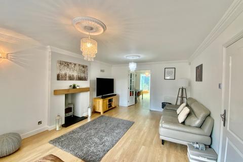 15 Acresbrook, Stalybridge, SK15 2QT