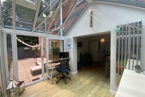 15 Acresbrook, Stalybridge, SK15 2QT