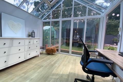 15 Acresbrook, Stalybridge, SK15 2QT