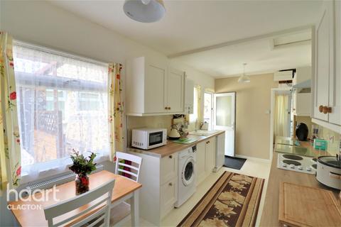 51 Cornflower Road, Jaywick, Clacton-on-sea, CO15 2SA