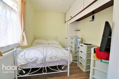 51 Cornflower Road, Jaywick, Clacton-on-sea, CO15 2SA