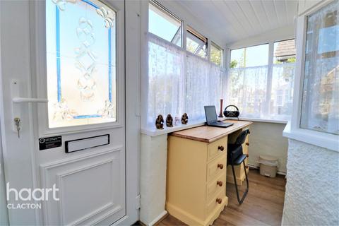 51 Cornflower Road, Jaywick, Clacton-on-sea, CO15 2SA