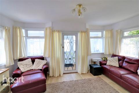 51 Cornflower Road, Jaywick, Clacton-on-sea, CO15 2SA
