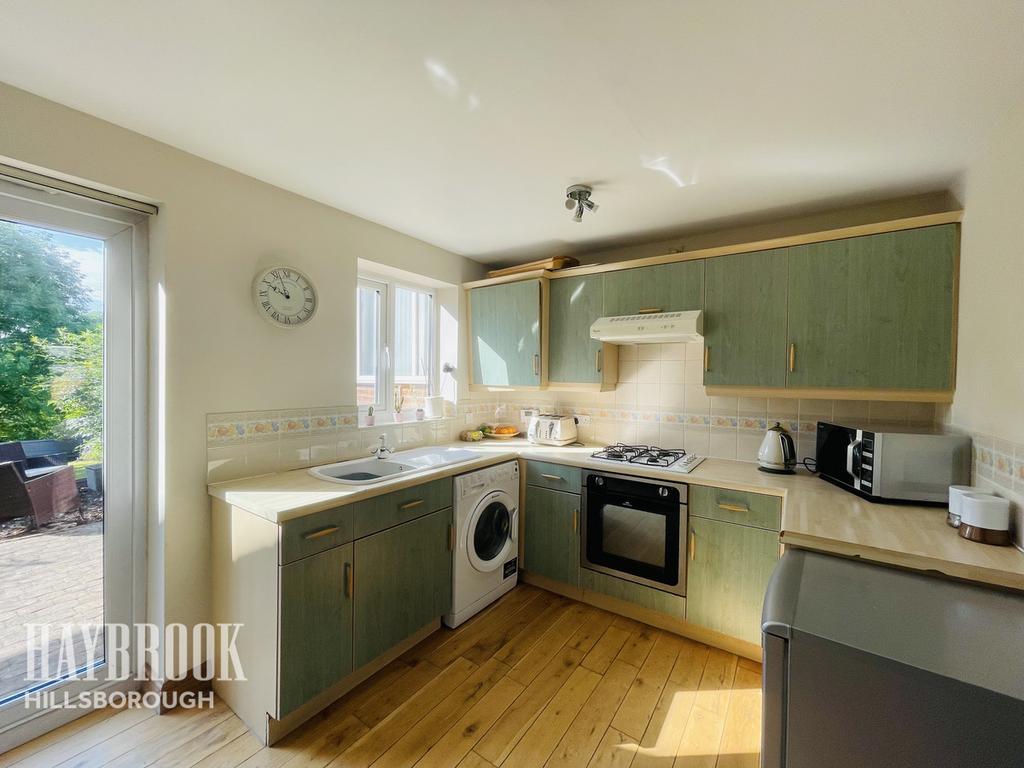 Moonshine Way, Sheffield 2 bed semidetached house £140,000