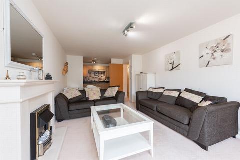 2 bedroom apartment to rent, Coombe Way, Farnborough, GU14