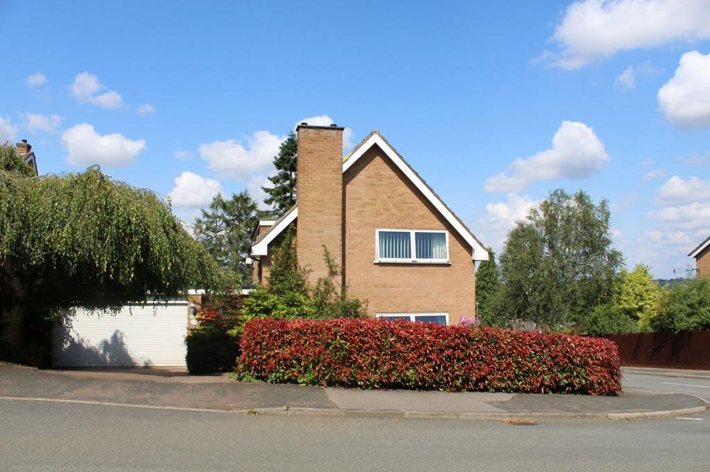 The Fairway, Borough Hill, Daventry NN11 4NW 4 bed detached house £