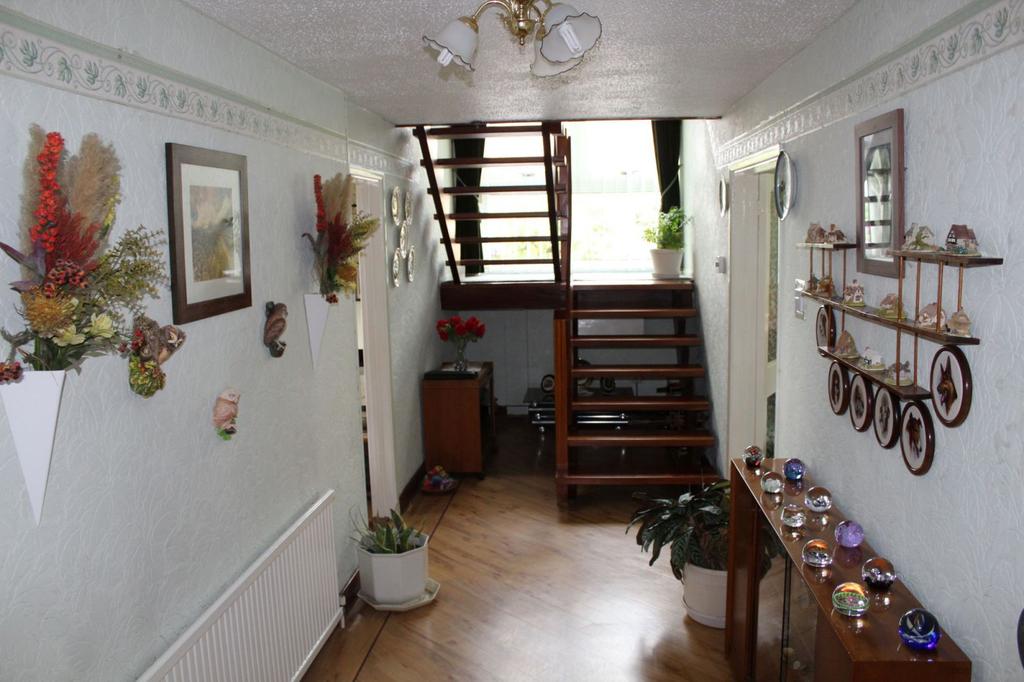 HALLWAY &amp; INNER HALLWAY