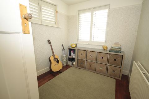 62 Exford Road, London, SE12 9HB