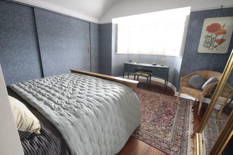 62 Exford Road, London, SE12 9HB