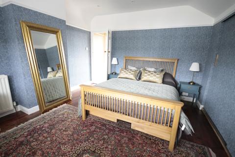62 Exford Road, London, SE12 9HB