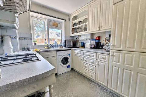 2 bedroom flat for sale, Ferndown