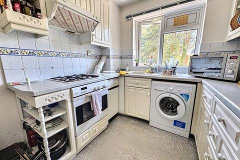 2 bedroom flat for sale, Ferndown