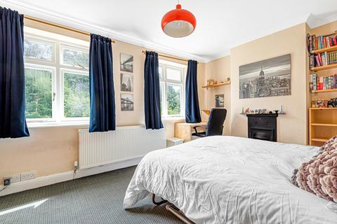 Rhoander Old Compton Lane, Farnham, GU9 8EG