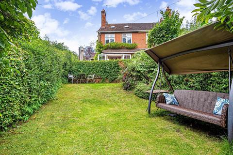 Rhoander Old Compton Lane, Farnham, GU9 8EG