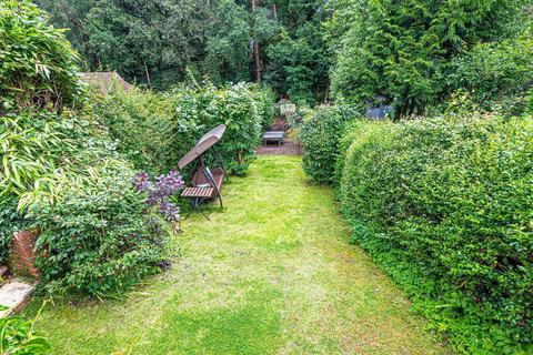 Rhoander Old Compton Lane, Farnham, GU9 8EG