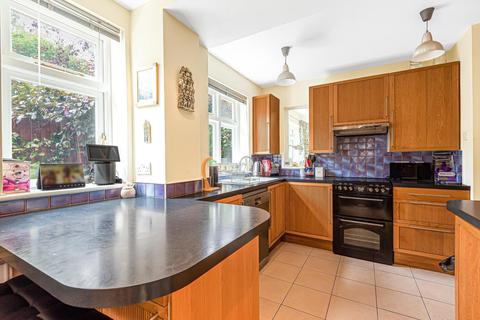 Rhoander Old Compton Lane, Farnham, GU9 8EG