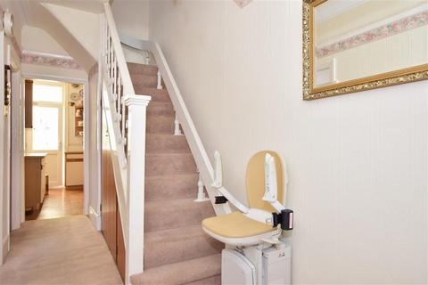 17 Hampton Road, Chingford, London, E4 8NH