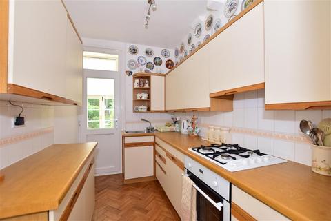 17 Hampton Road, Chingford, London, E4 8NH