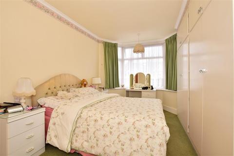 17 Hampton Road, Chingford, London, E4 8NH