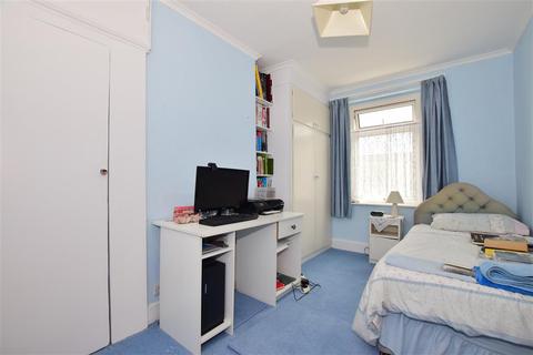 17 Hampton Road, Chingford, London, E4 8NH