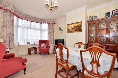 17 Hampton Road, Chingford, London, E4 8NH