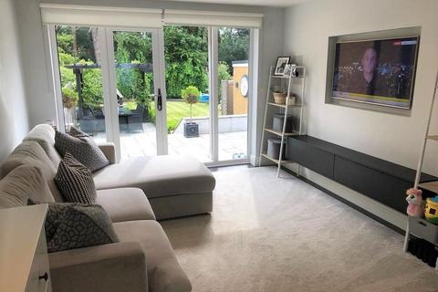 29 Foxleys, Carpenders Park, Watford, WD19 5DB