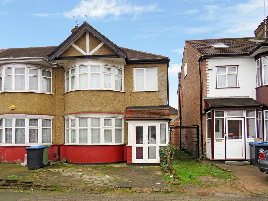 Dorothy Avenue, Wembley, Middlesex HA0 3 bed end of terrace house £