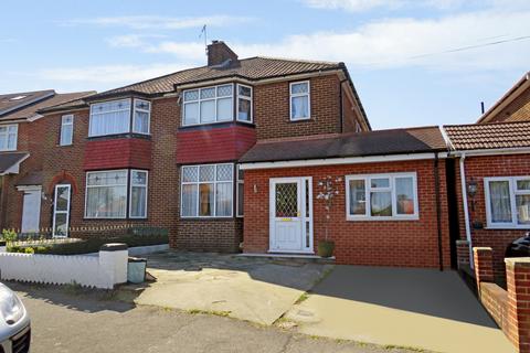 19 Ashness Gardens, Greenford, UB6 0RL