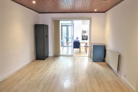 19 Ashness Gardens, Greenford, UB6 0RL