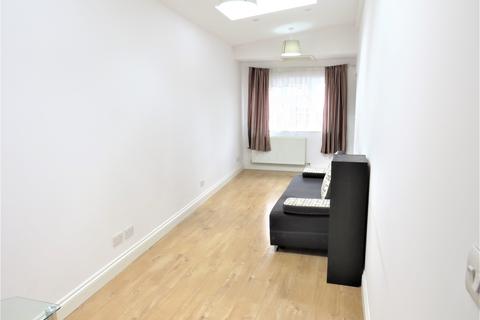 19 Ashness Gardens, Greenford, UB6 0RL