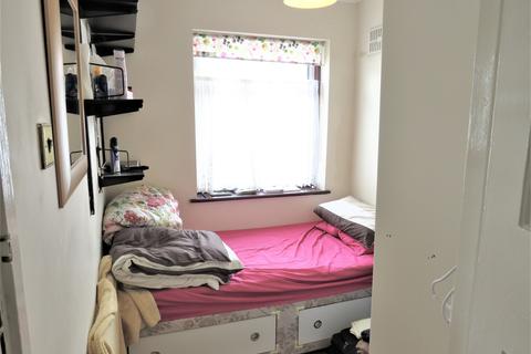 8 Tiverton Road, Wembley, HA0 1HS