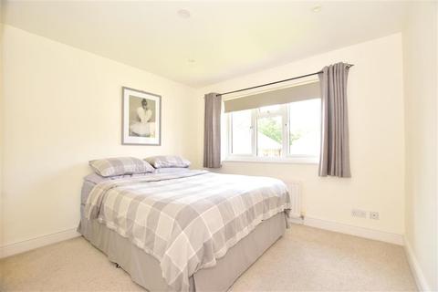 3 Alderbrook Path, Crowborough, TN6 3DR