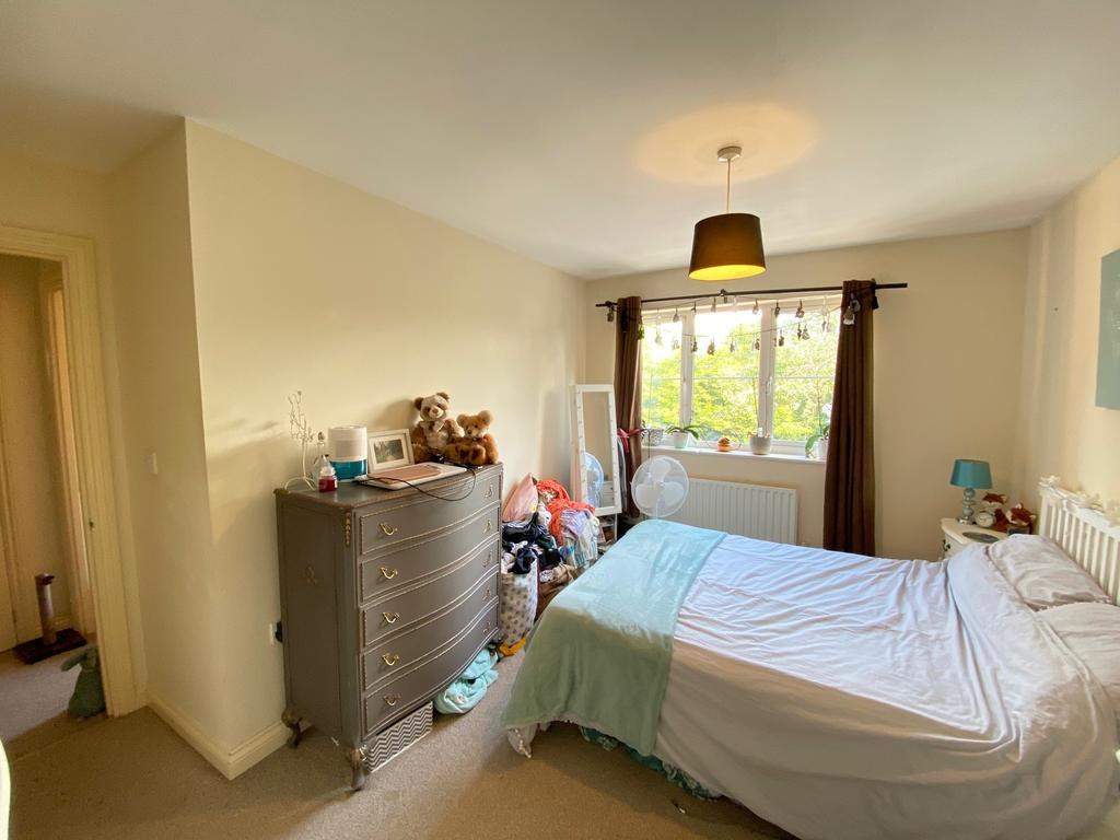 Dean Road, Southampton SO18 2 bed flat to rent £895 pcm (£207 pw)