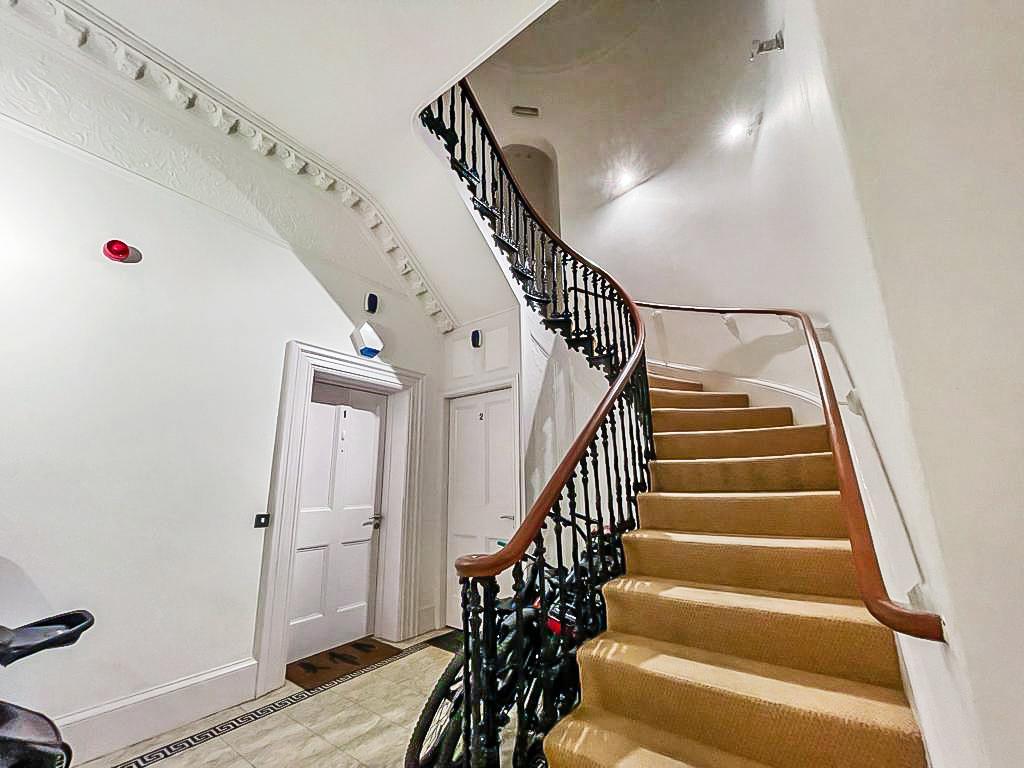 Falkner Square, Liverpool, L8 7PA 2 bed flat £300,000