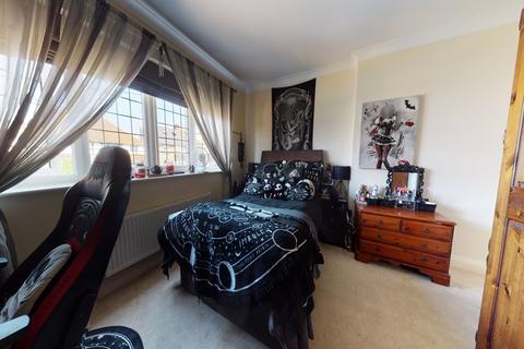 44 Dennis Road, Gravesend, DA11 7NW
